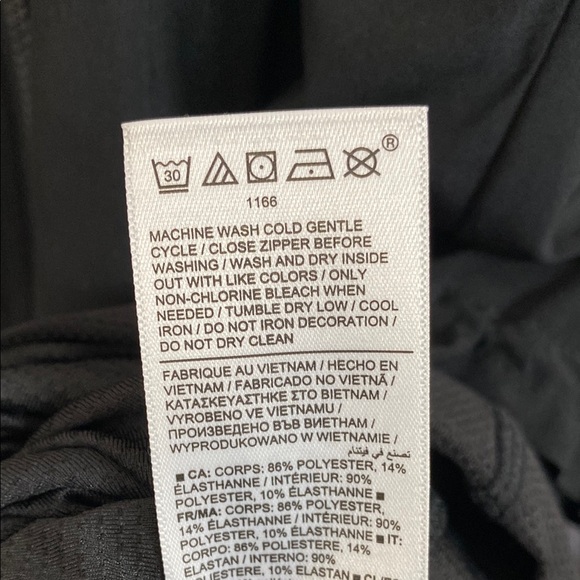 Athleta Venture Out Dress Black Sporty Featherweight Stretch Size 10 - Picture 12 of 16